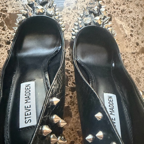 Beautiful Steve Madden Black Spiked,Rhinestones and Chains Heels Brand New! - Picture 6 of 7